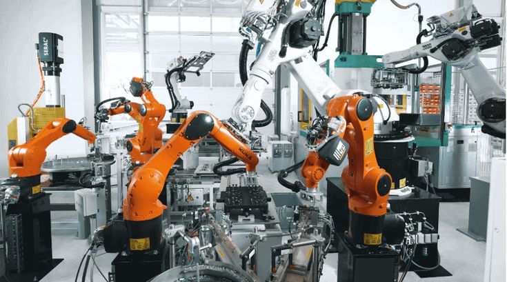 Fábrica automatizada con robots KUKA